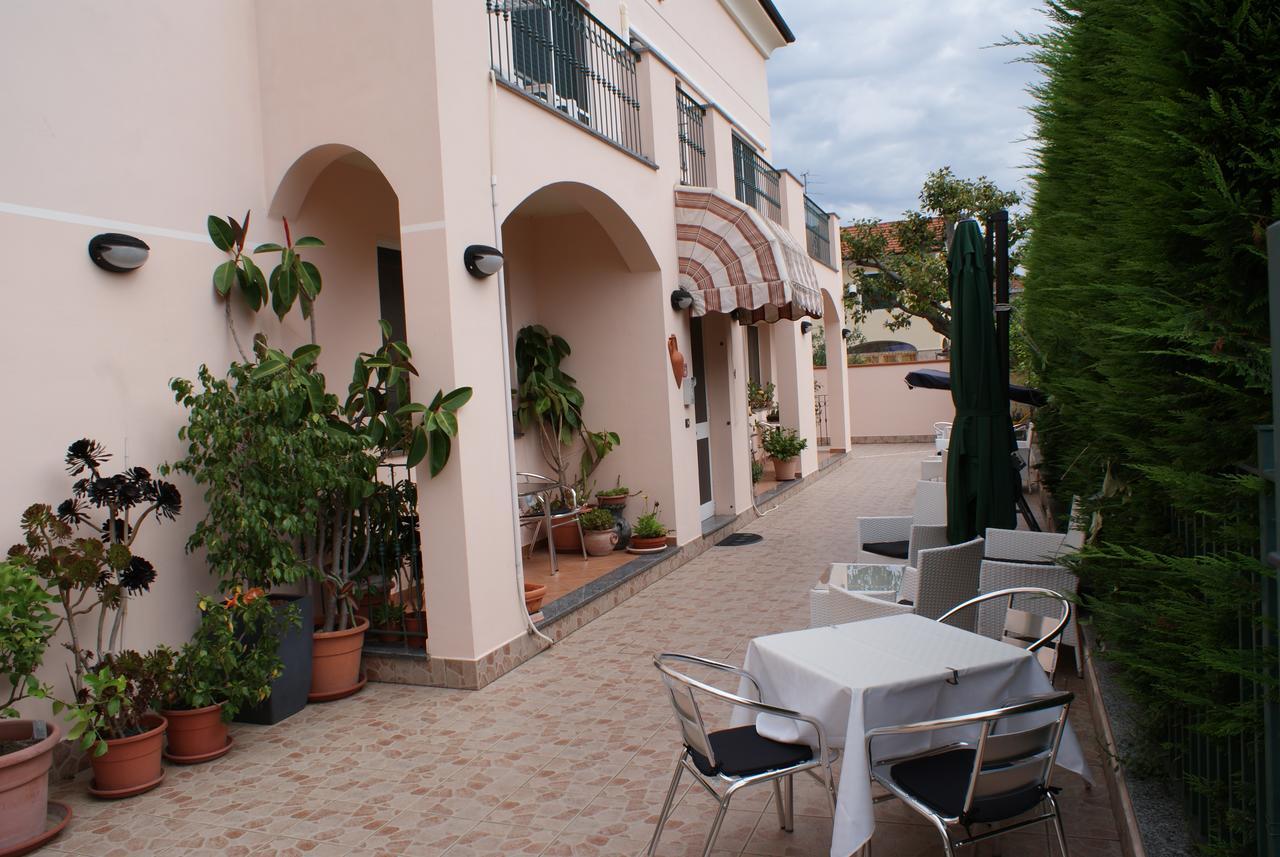 Hotel Residence Mirafiori Loano Exterior foto