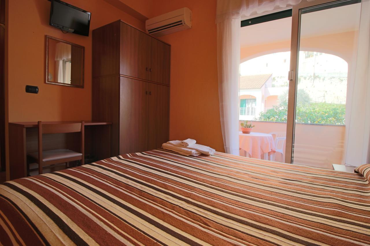 Hotel Residence Mirafiori Loano Exterior foto