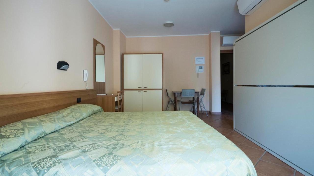 Hotel Residence Mirafiori Loano Exterior foto