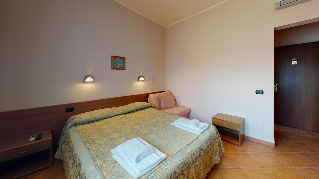 Hotel Residence Mirafiori Loano Exterior foto